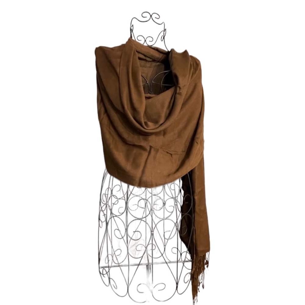 NWT. Sacred Threads Scarf.  CL/GR 09